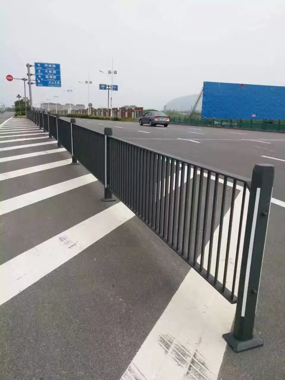 道路中央市政圍欄